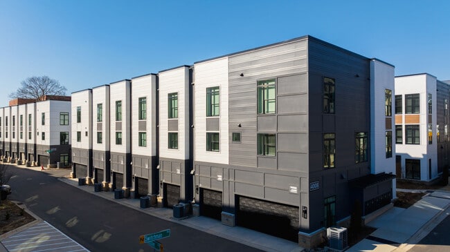 Building Photo - Bowery West