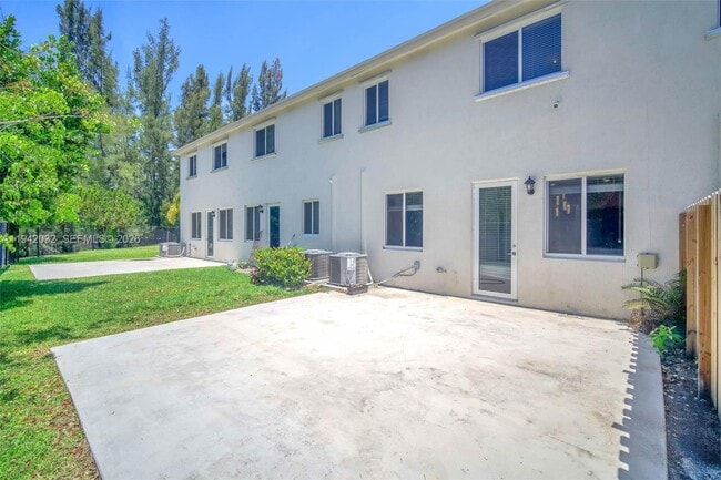 Building Photo - 20876 NW 9th Path