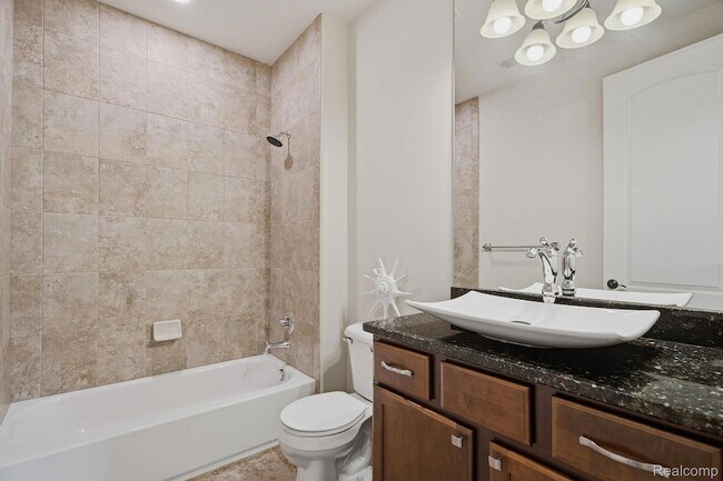 Building Photo - 2707 Turtle Lk Dr
