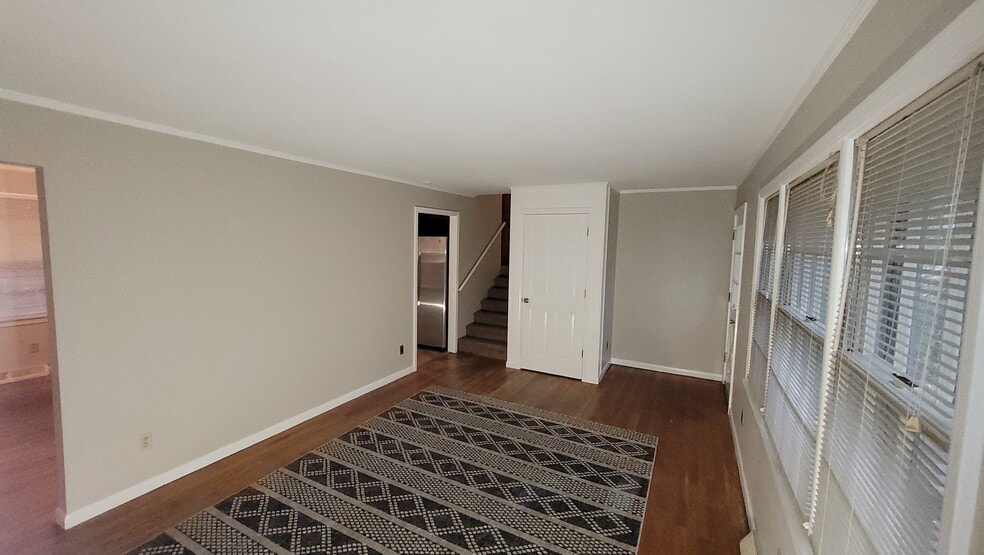 Den - 129 Reservoir Ridge Dr