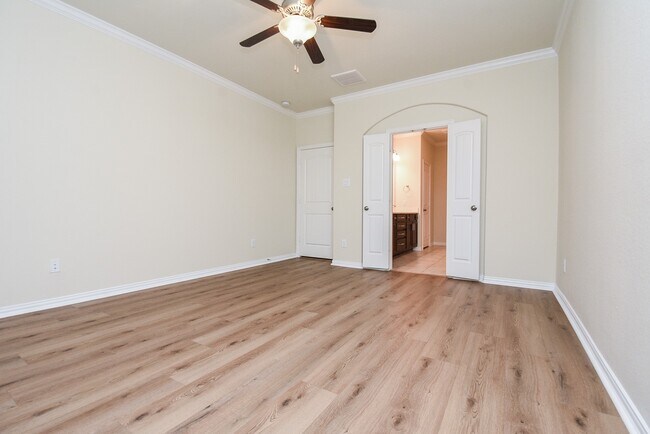 Building Photo - 18618 Weeping Spring Dr