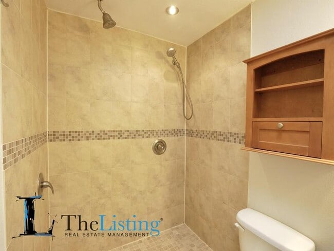 Building Photo - 2898 Plaza Terrace Dr