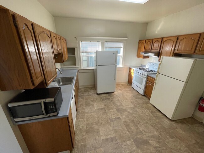 Building Photo - 2210 Parker St