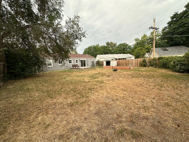 Building Photo - Great Location! Charming Ranch in University Hills- Large Lot!