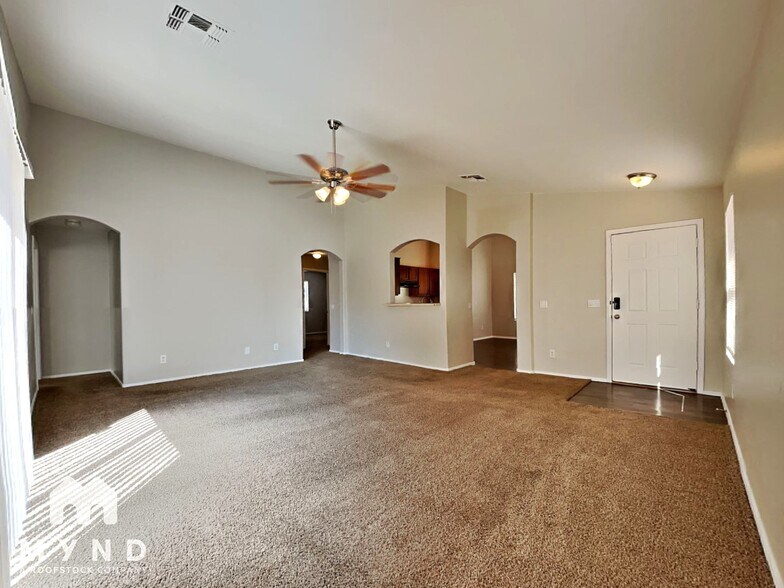 Building Photo - 8617 W Echo Ln