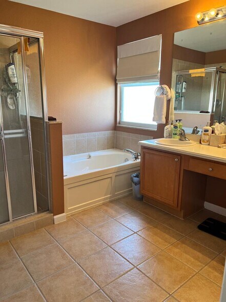 Building Photo - 217 Berenger Walk