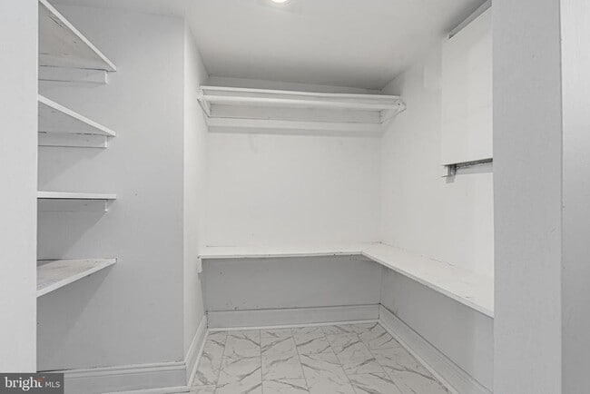 Building Photo - 3312 Parklawn Ave