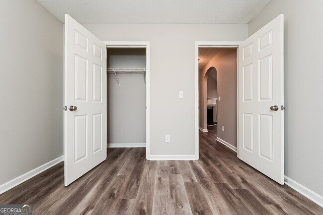 Building Photo - 1025 Borrington Ln