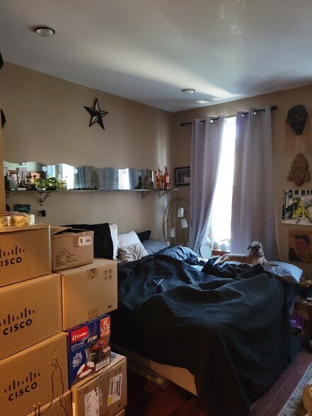 Studio - 1417 W 19th St