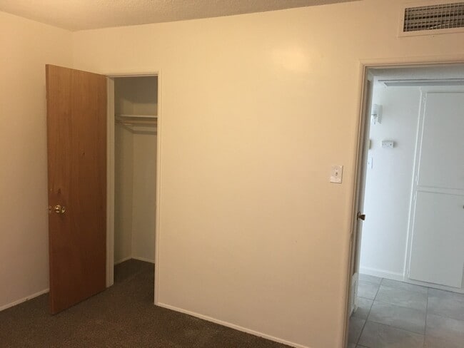Building Photo - House