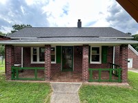 Building Photo - 2/1 Bungalow in Eden with Detached garage and fenced backyard!
