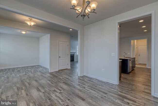 Building Photo - 336 Boxelder Dr