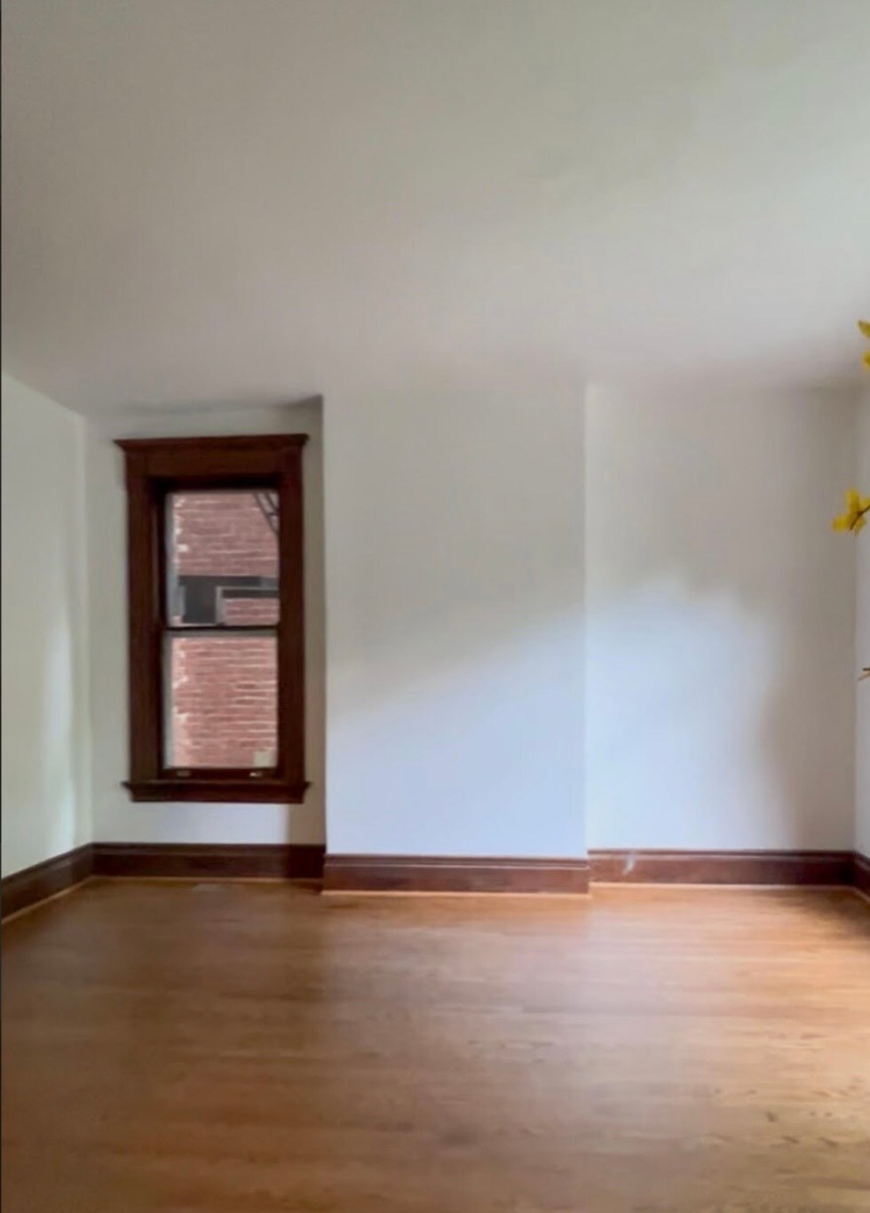Building Photo - 611 Park Ave