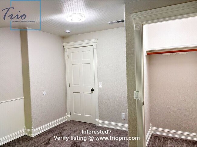 Building Photo - 2693 Chula Vista Dr