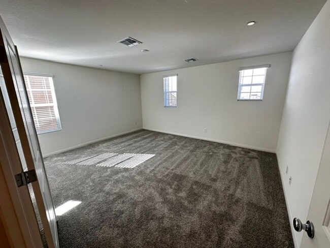 Building Photo - Brand New Inspirada Home