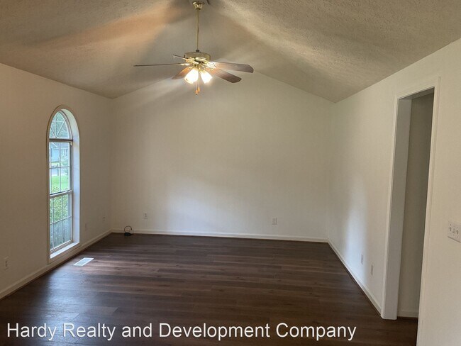 Building Photo - 3 br, 2 bath House - 110 Oakwood Street