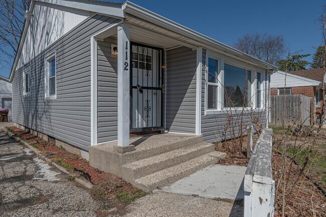 Building Photo - 112 Dawn Ave