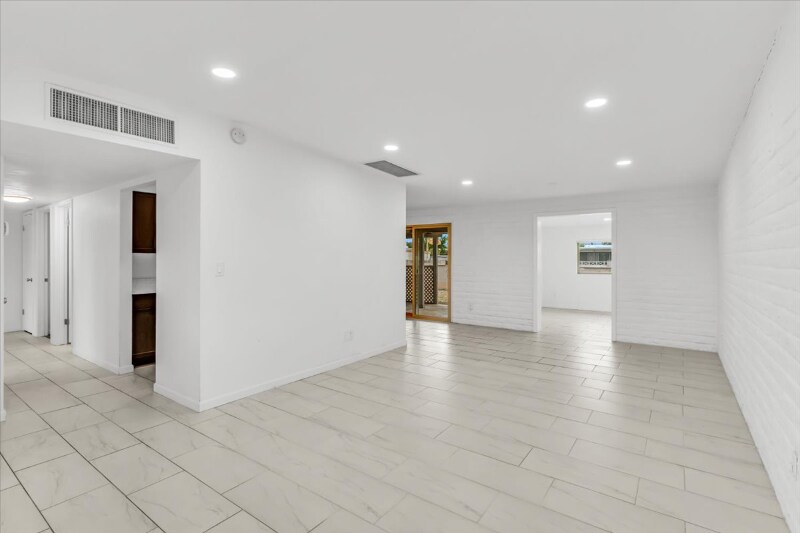 Building Photo - 7651 E Mary Dr