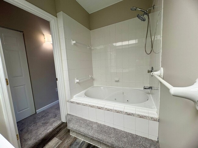 Building Photo - 2 Bedroom 2 Bathroom in Woodland View Harr...