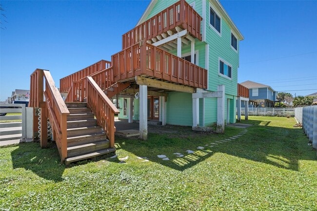 Building Photo - 4034 Reeves Dr
