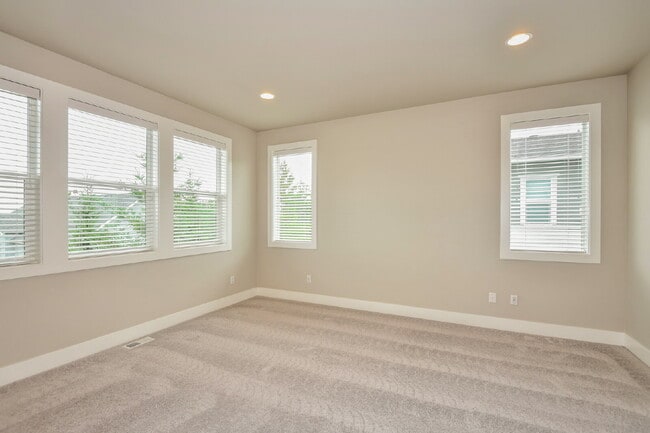 Building Photo - FOR RENT- AVAILABLE NOW! -  Modern 4-Bedroom Home with A/C in Bothell's Grove North Community
