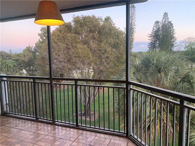 Building Photo - 16171 Blatt Blvd