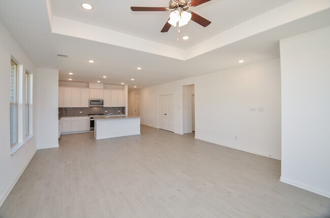 Building Photo - 7930 Royal Palm Dr