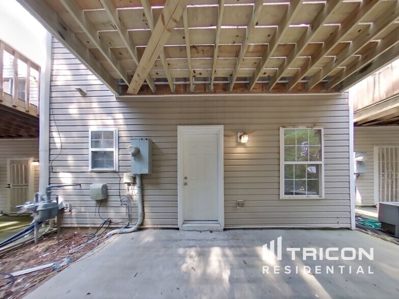 Building Photo - 728 Celeste Ln
