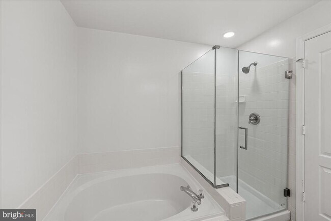 Building Photo - 6613 Netties Ln