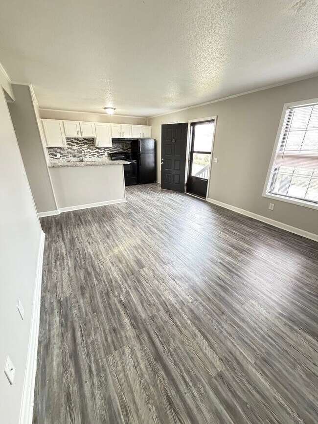 Building Photo - May Savings Are Here! Application Fee WAIVED ALL month!