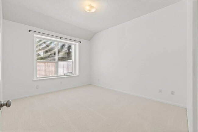 Building Photo - 72 S Piper Trace