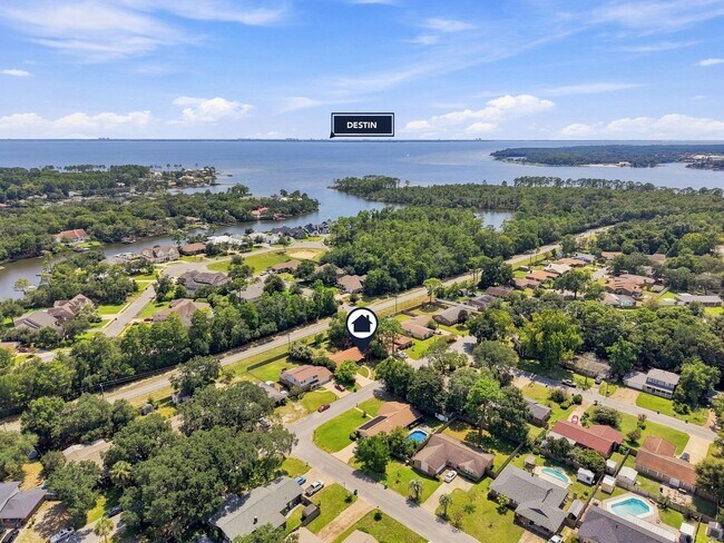 Building Photo - 1510 Royal Palm Dr