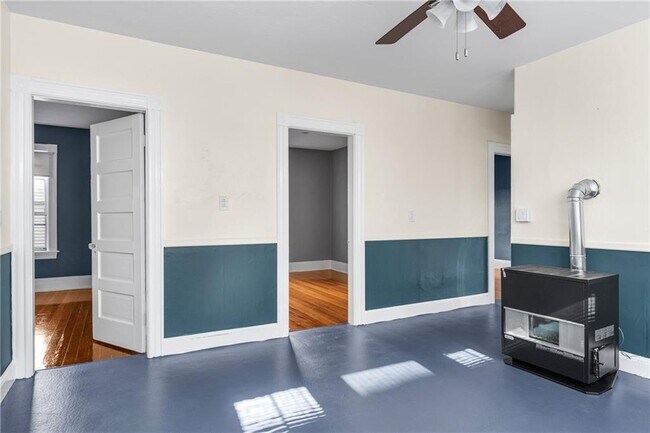 Building Photo - 266 Sayles Ave