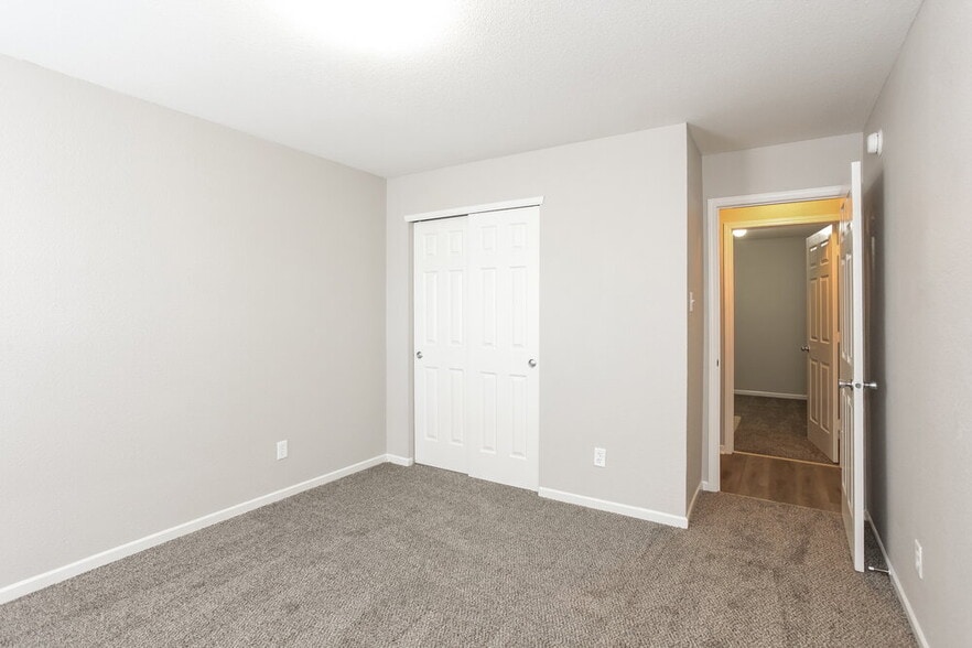 Building Photo - 4240 Arches Ct