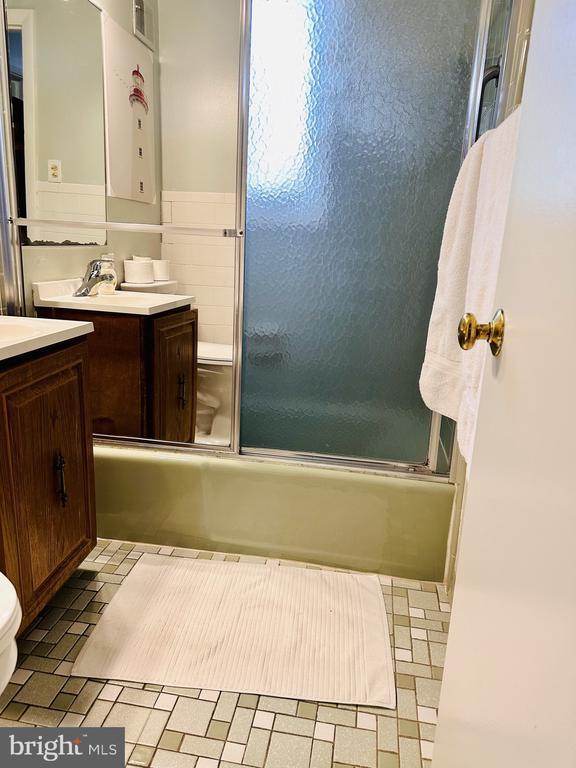 Building Photo - 1813 Olmstead Dr