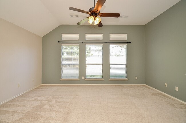 Building Photo - 26006 Palmdale Estate Dr