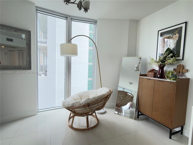 Building Photo - 185 SW 7th St