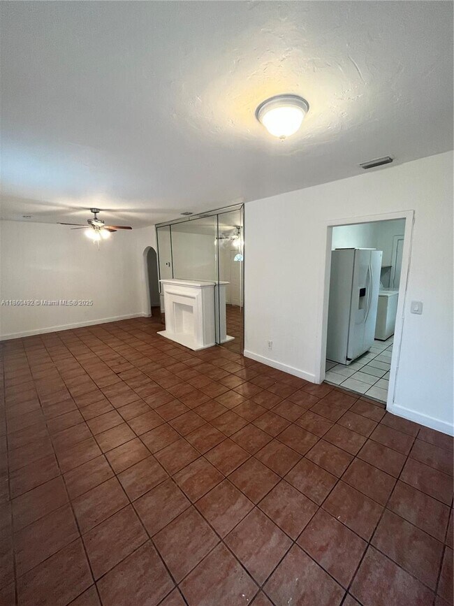 Building Photo - 1250 NW 43rd St