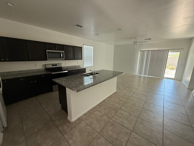 Primary Photo - 1733 W Pima Ave