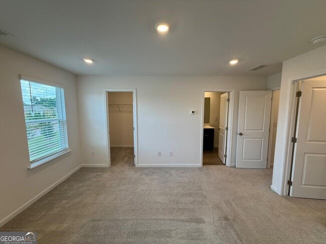 Building Photo - 257 Kenoot Dr