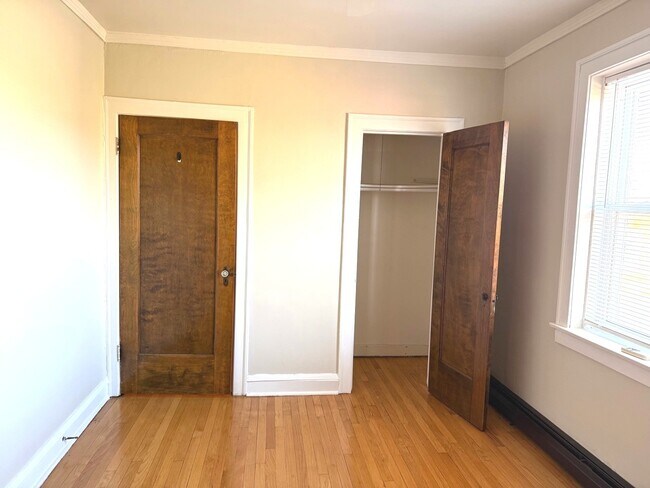 Building Photo - 12754 S Union Ave