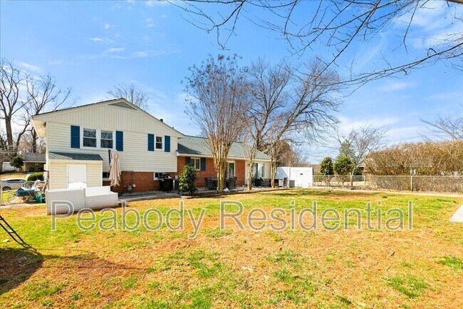 Building Photo - 8016 Gosport Ln