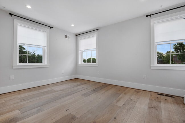 Building Photo - 5226 11th St NE