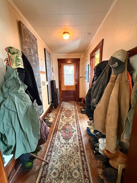 Building Photo - 11 Foster St