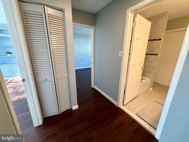 Building Photo - 33 Georgetown Rd