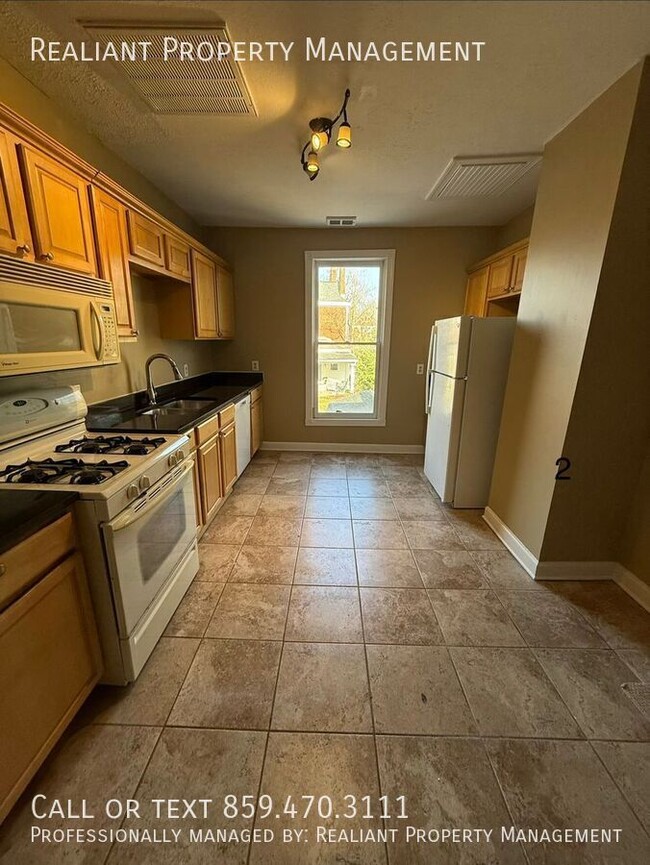 Building Photo - 711 W Maxwell St