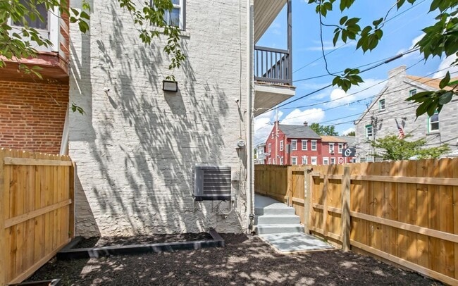 Building Photo - Beautiful 3 Bedroom, 2.5 Bath in Lancaster, Pa!!