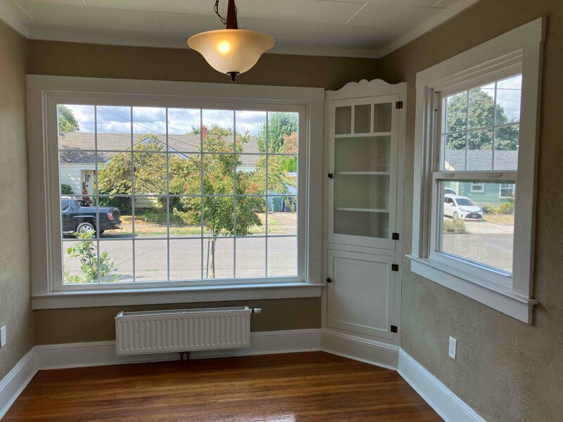 Building Photo - 235 Catron St N