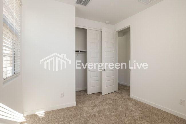 Building Photo - Hestia