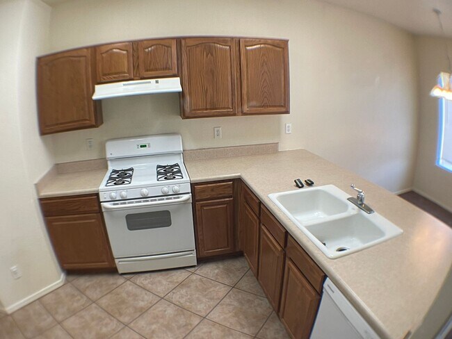 Building Photo - Spacious 3BR Townhome in Bellemont | Fenced Yard + 2-Car Garage